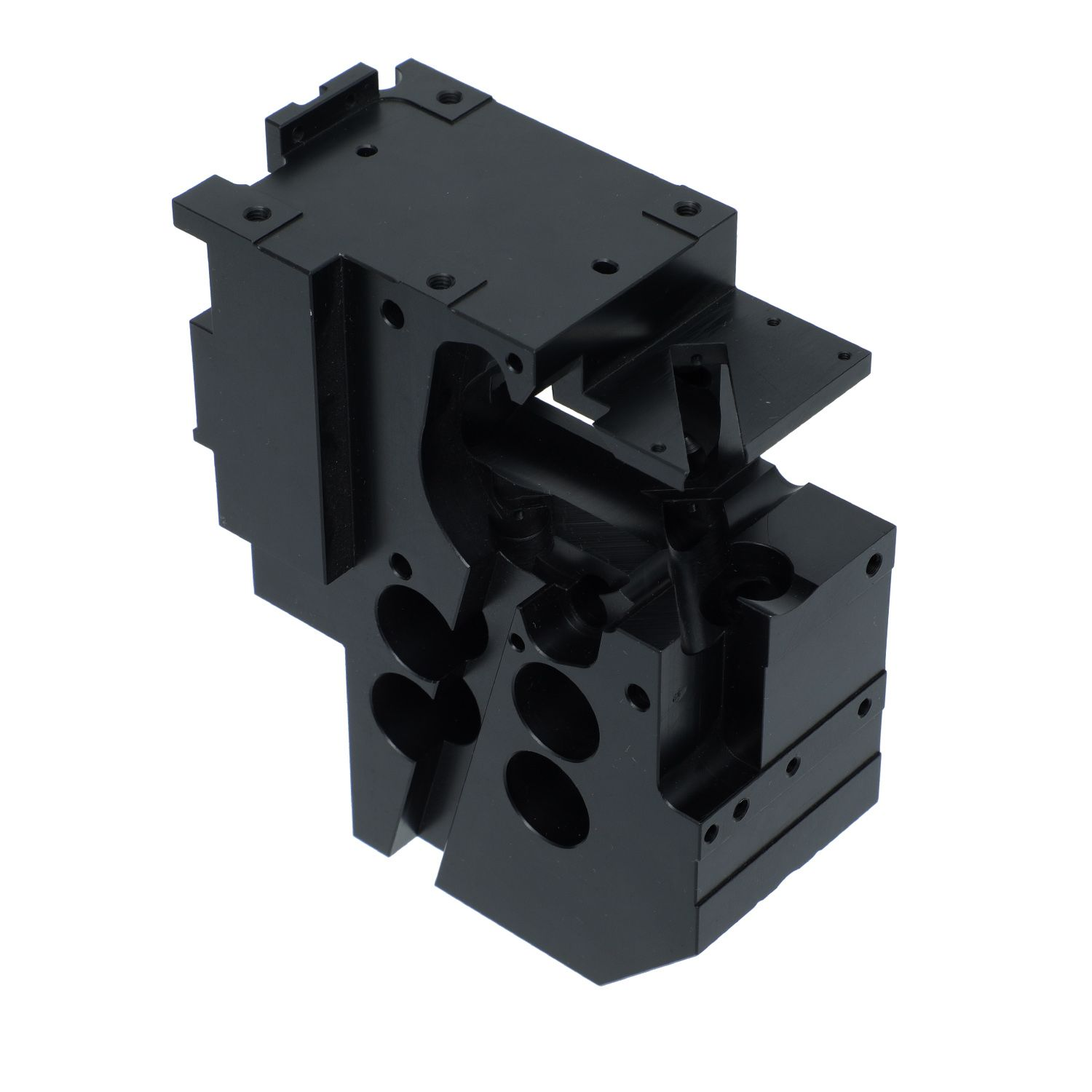 Highly insulating black POM pl